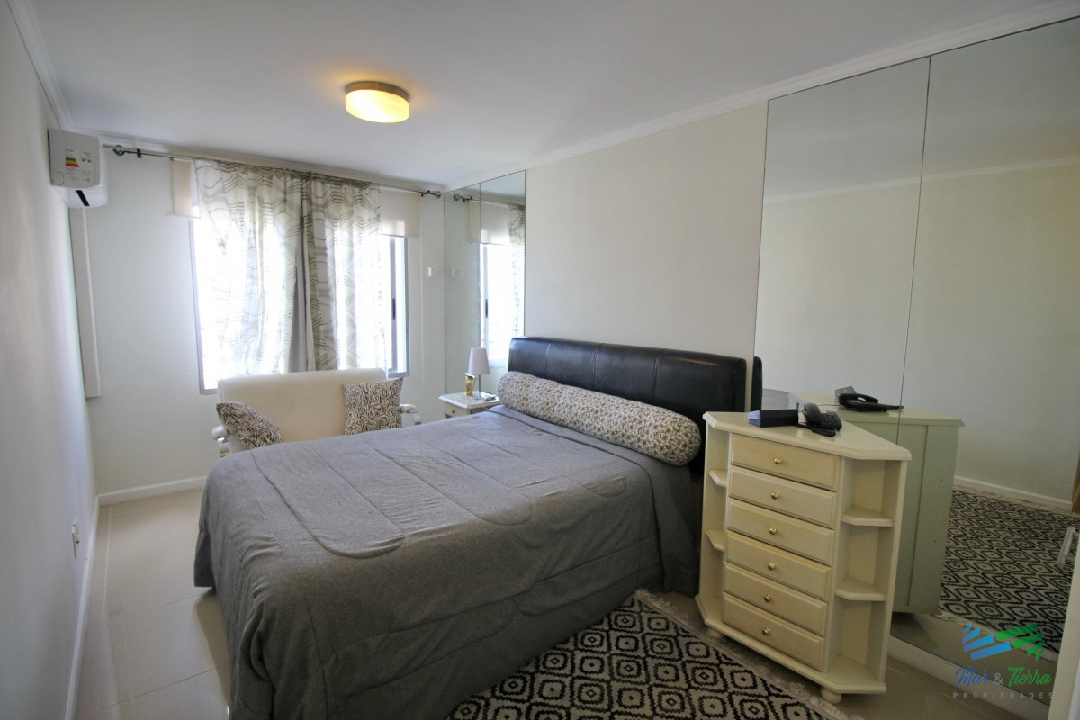 Apartamento ID.990 - Apartamento de 2 dormitorios en venta con vista al mar, Punta del Este
