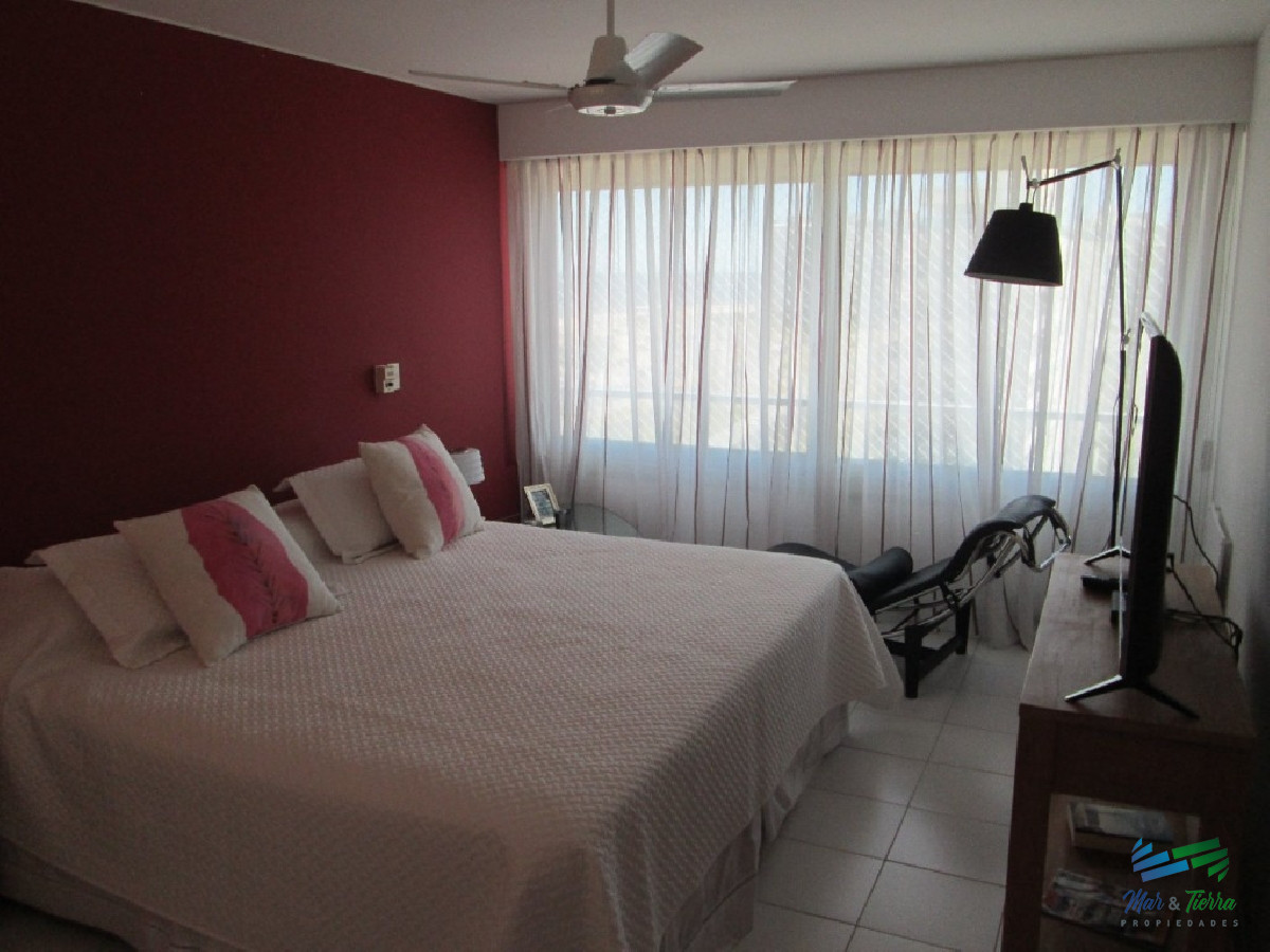 Apartamento ID.2152 - Excelente oportunidad... torre de categoría, con excelentes servicios, ubicado en primera línea sobre playa brava