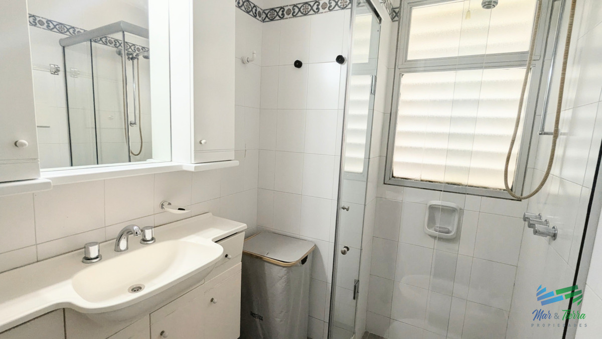 Apartamento ID.5822 - En venta apartamento 2 dormitorios con vista al mar y puerto, Peninsula, Punta del Este