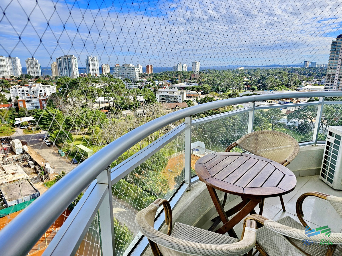 Apartamento ID.4128 - Vendo apartamento en Ocean Drive 2 dormitorios, excelentes servicios, Punta del Este