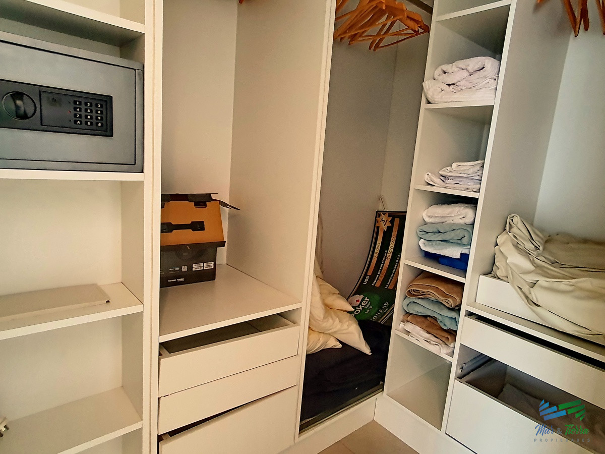 Apartamento ID.7 - Vendo apartamento 3 dormitorios con parrillero propio y servicios en Punta del Este