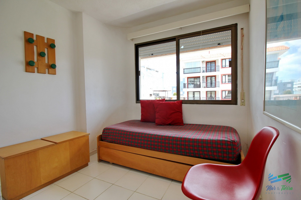 Apartamento ID.15 - Apartamento de 2 dormitorios con piscina en venta y alquiler en Peninsula, Punta del Este.