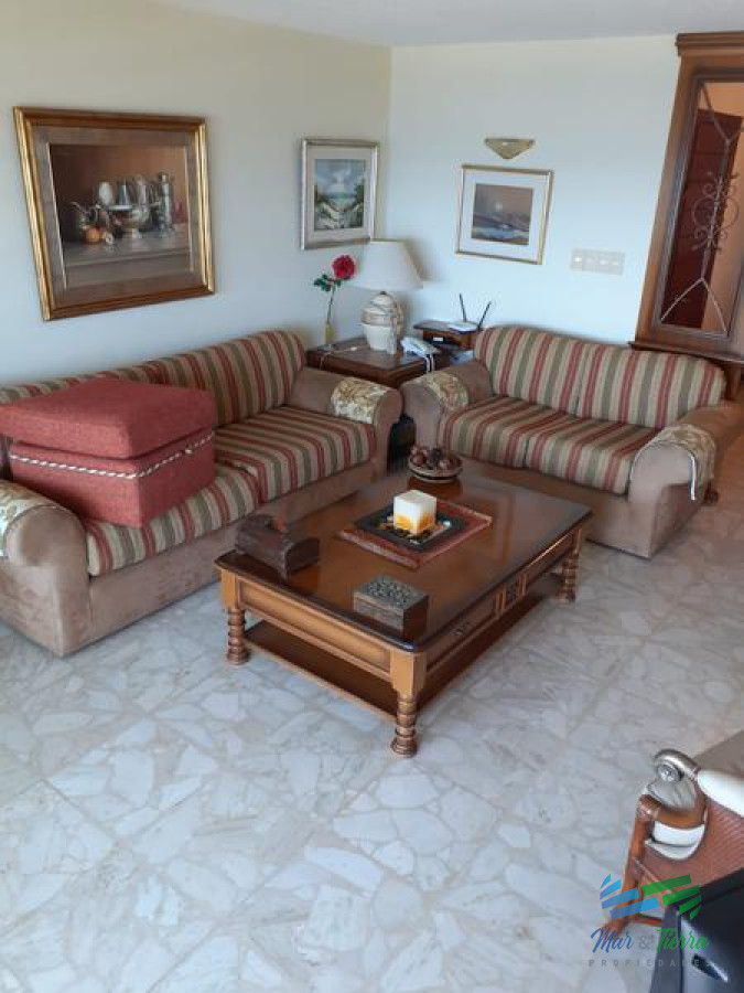 Apartamento ID.2851 - Apartamento en venta ubicado en primera línea al mar y en paradas de la mansa de Punta del Este.
