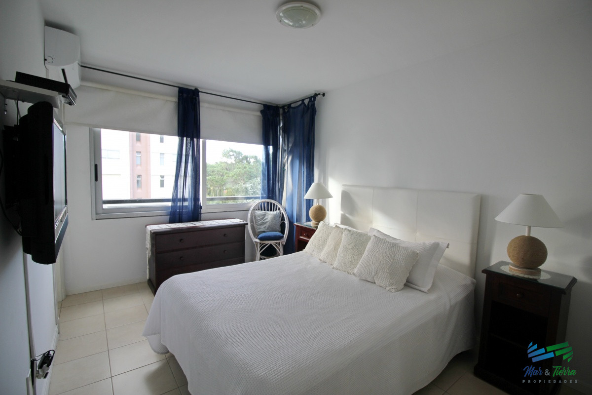 Apartamento ID.600 - En venta... Apartamento 3 dormitorios en Av. Roosevelt, Punta del Este