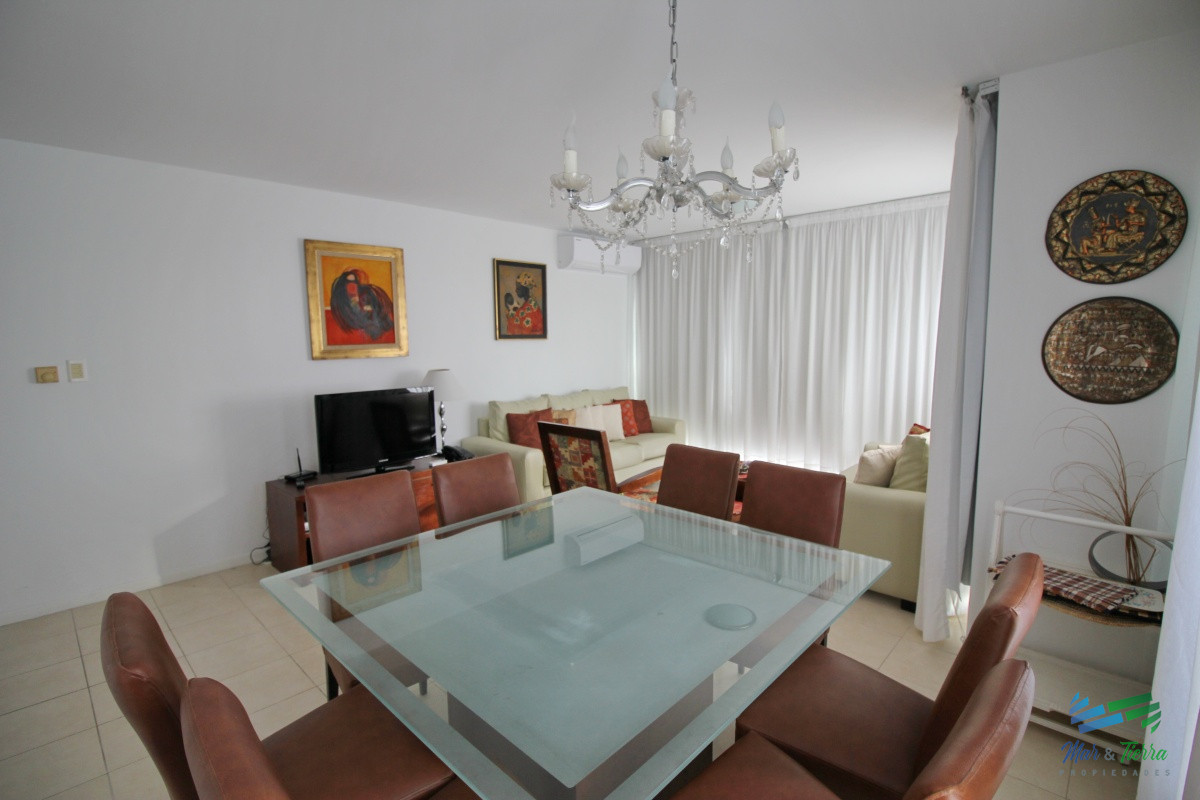 Apartamento ID.600 - En venta... Apartamento 3 dormitorios en Av. Roosevelt, Punta del Este