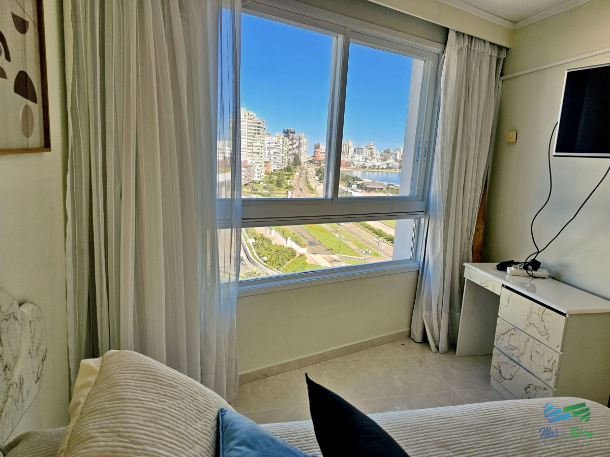 Apartamento ID.4624 - DEPARTAMENTO 3 DORMITORIO + SERVICIO DISPONIBLE ALQUILER ANUAL 
