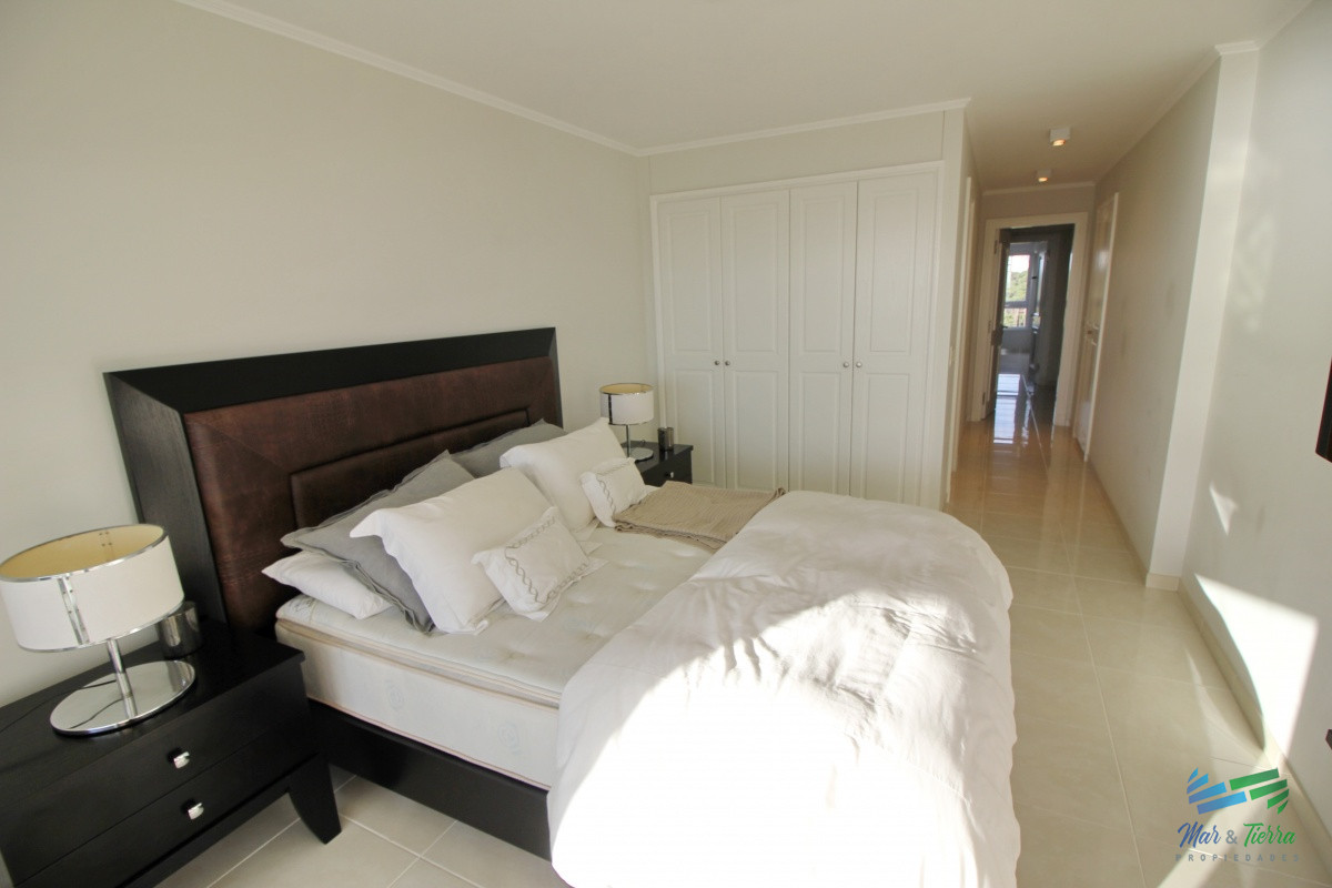 Apartamento ID.2446 - APARTAMENTO EN VENTA DE 3 DORMITORIOS + SERVICIO, PLAYA MANSA, PUNTA DEL ESTE 