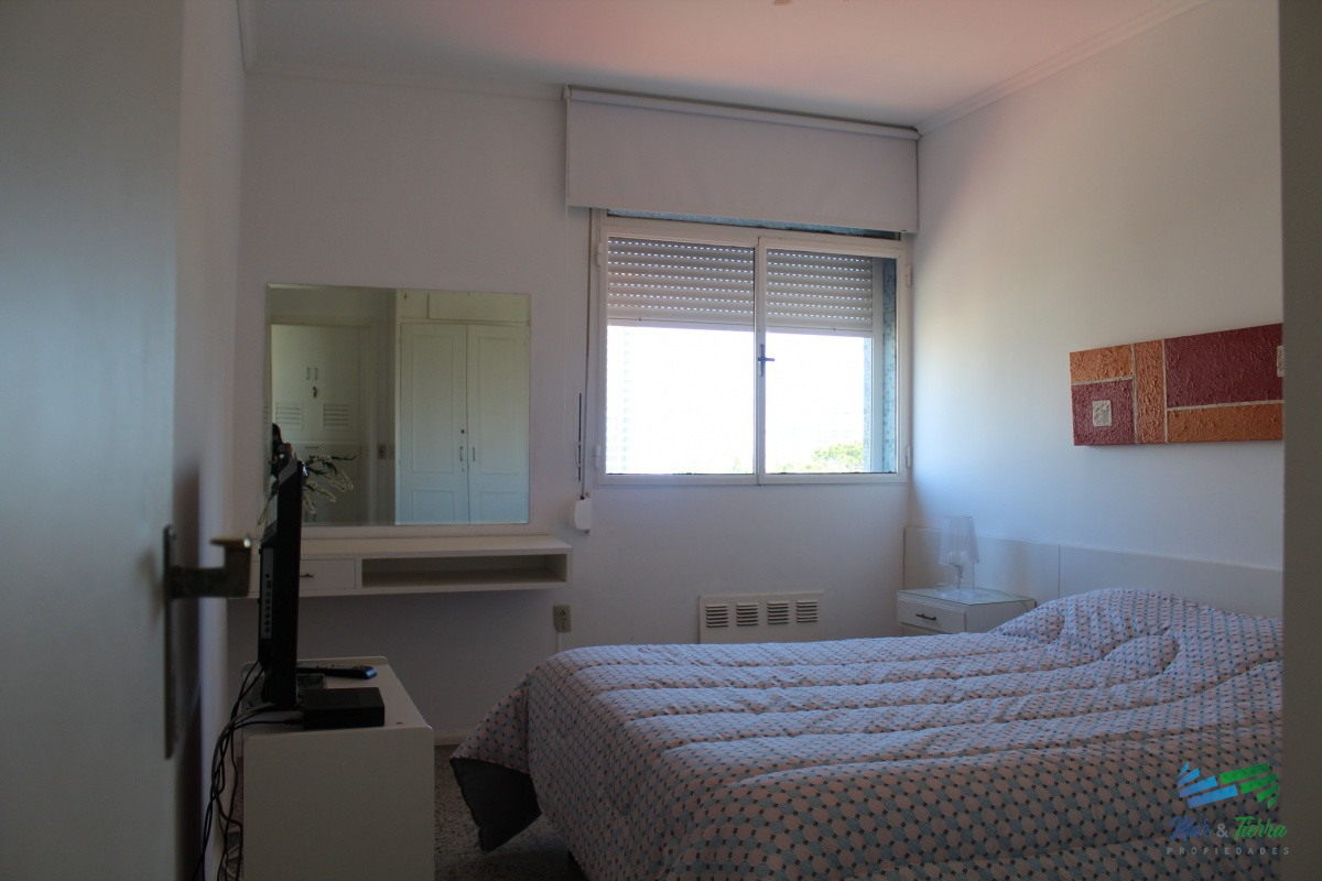 Apartamento ID.2668 - En venta, piso intermedio con vista despejada...