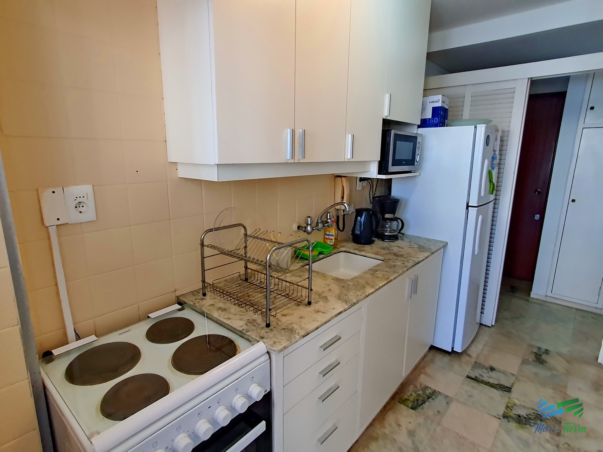 Apartamento ID.775 - Alquilo apartamento 2 dormitorios con parrillero propio en Península, Punta del Este