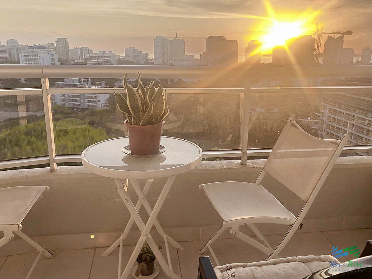 Apartamento ID.5700 - Alquilen en baja temporada 2026 1 y medio dormitorio en Ocean Drive Punta del Este