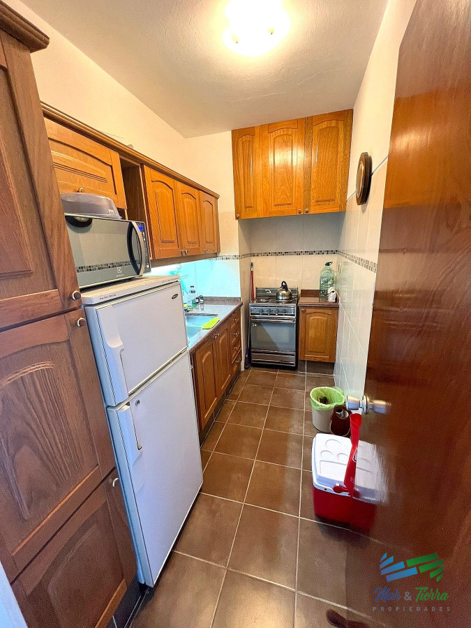 Apartamento ID.4482 - Venta de apartamento un dormitorio y medio primera línea playa Mansa Punta del Este