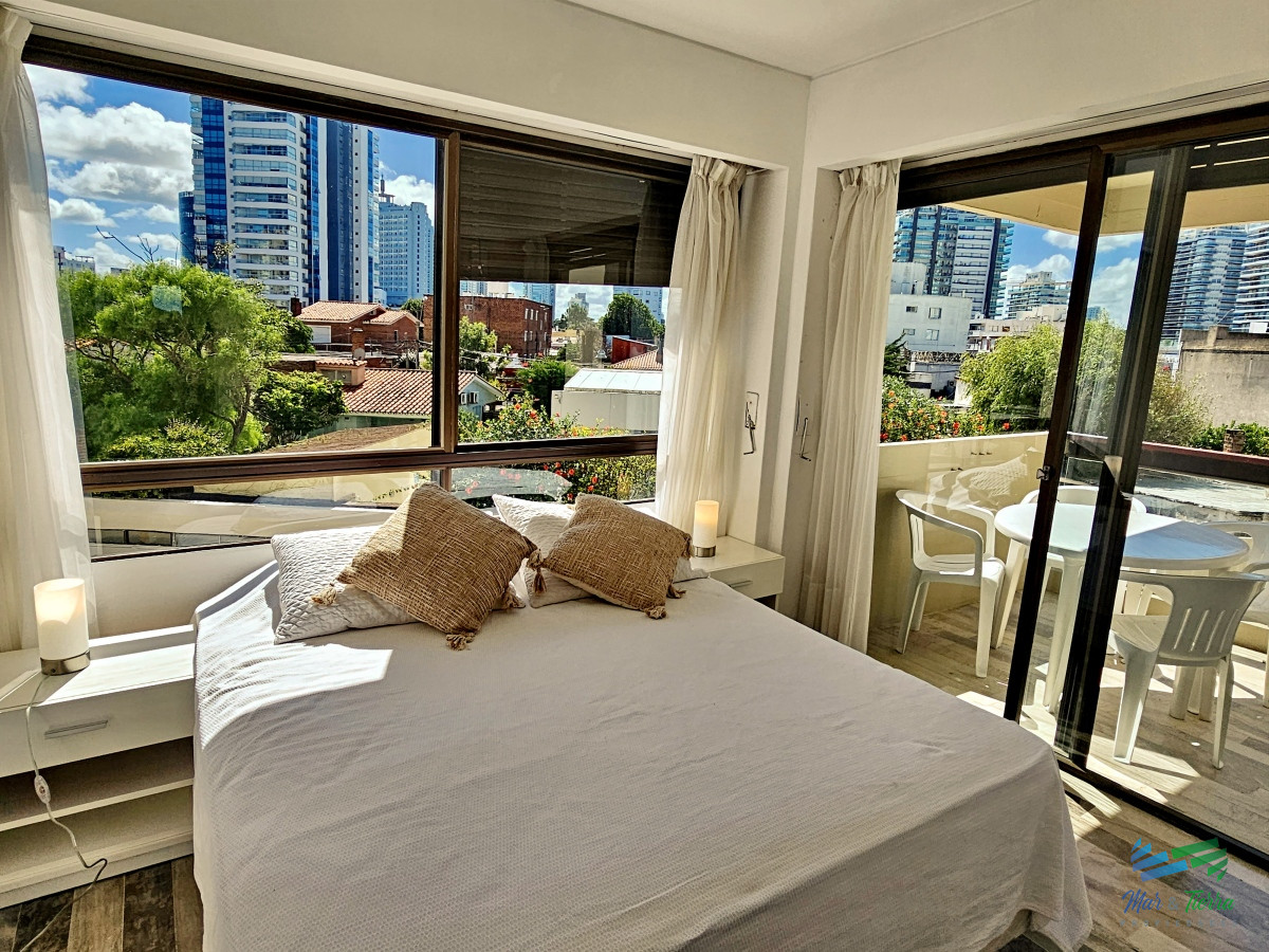 Apartamento ID.4621 - DEPARTAMENTO DE TRES DORMITORIOS EN VENTA, PUNTA DEL ESTE, BRAVA  