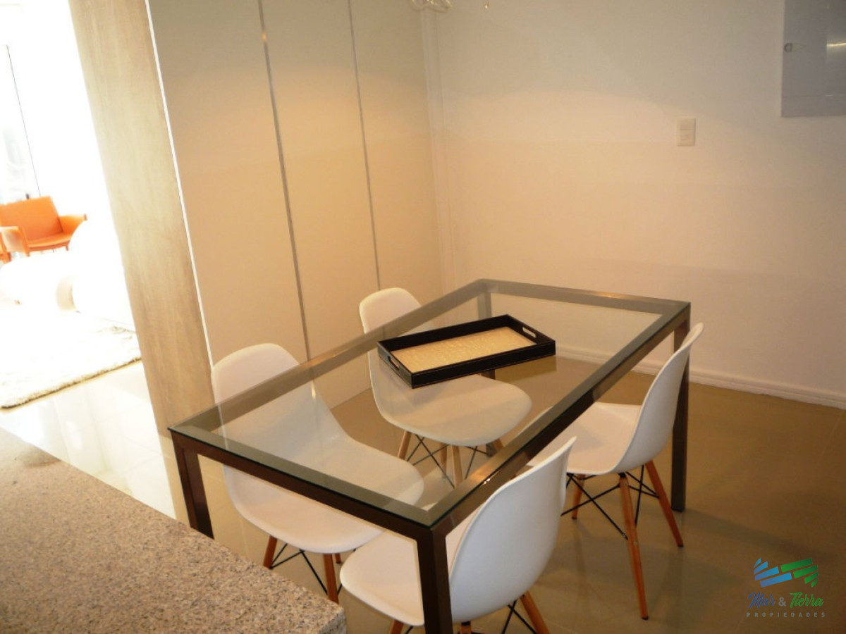 Apartamento ID.2254 - En alquiler y venta.. monoambiente amplio luminoso, a pasitos del Puerto!!!