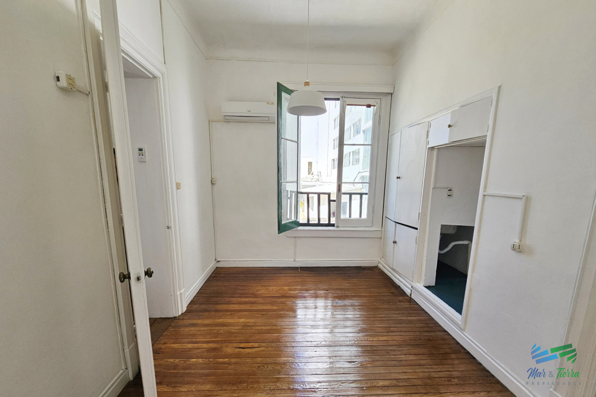 Apartamento ID.5721 - ALQUILER ANUAL Y VENTA EN LA PENÍNSULA, UN DORMITORIO, PUNTA DEL ESTE 