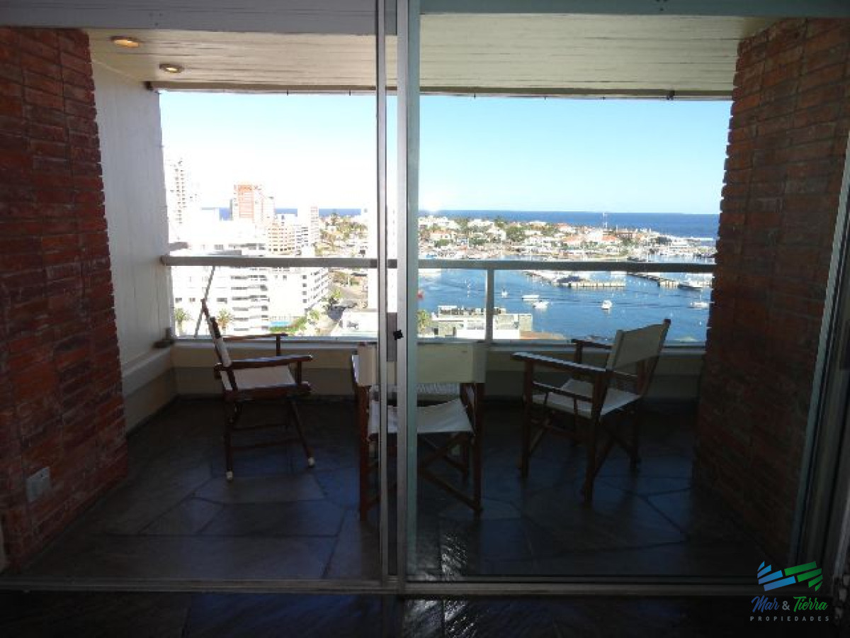Apartamento ID.2596 - Vendo apartamento 3 dormitorios con vista al puerto en Peninsula, Punta del Este.