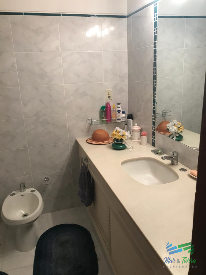 Apartamento ID.2879 - En venta y alquiler Apto a 100 ms del mar, playa mansa.
