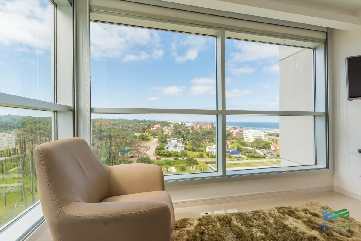 Apartamento ID.2324 - Alquilo excelente apartamento en torre de categoría.