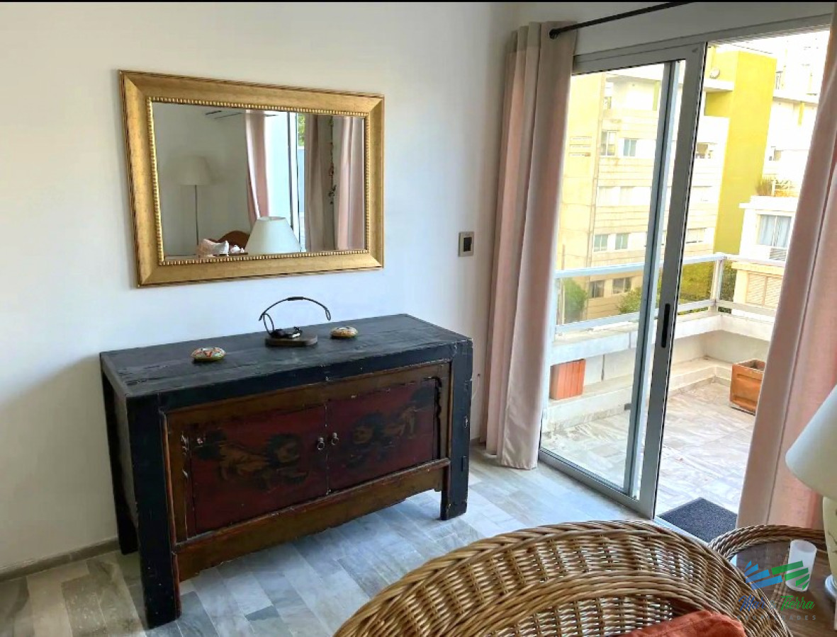 Apartamento ID.2742 - Vendo apartamento 3 dormitorios reciclado en Península, Punta del Este