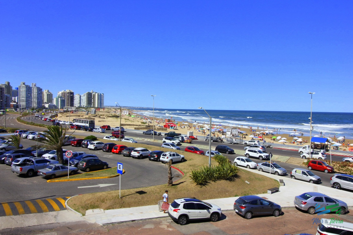 Apartamento ID.4201 - Venta de apartamento en la Península de Punta del este 1 dormitorio 1 baño reciclado