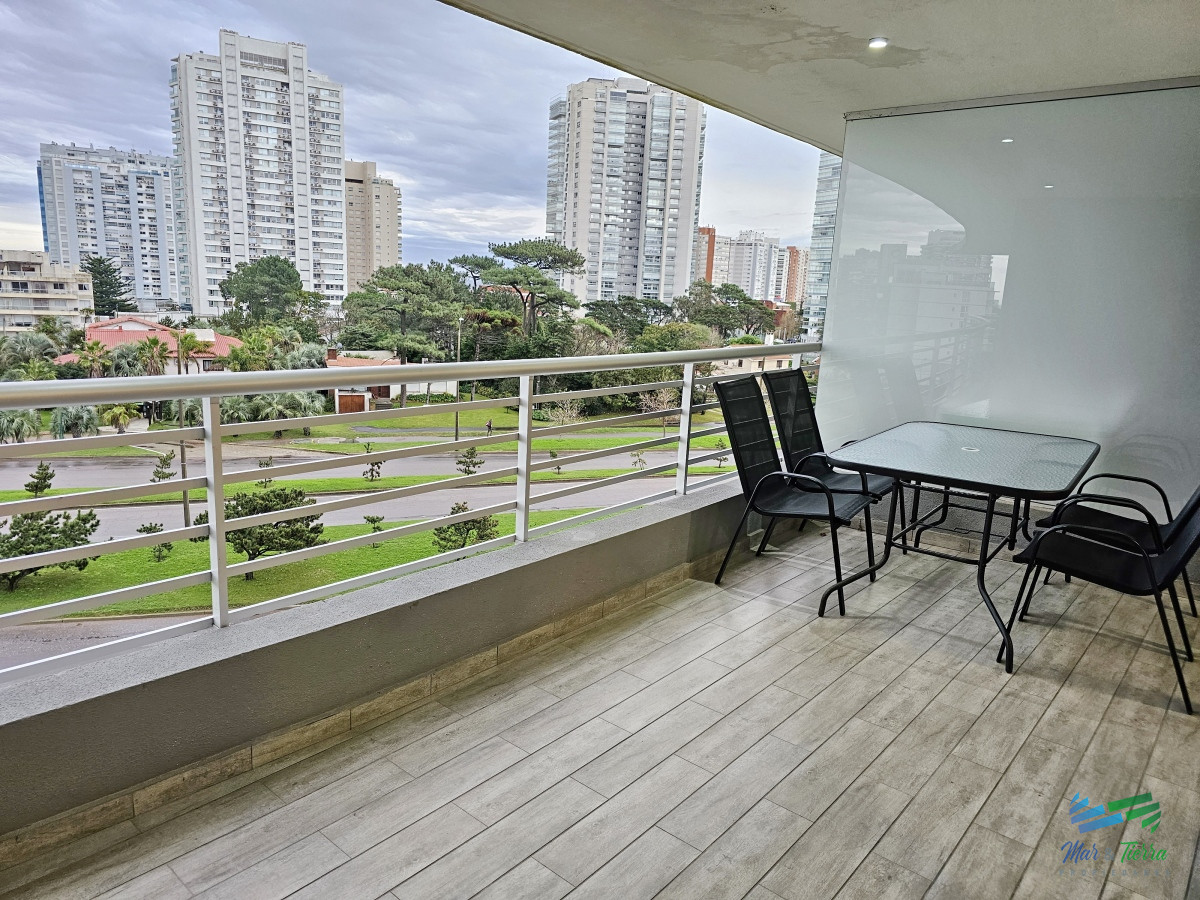Apartamento ID.4760 - DEPARTAMENTO EN VENTA, PUNTA DEL ESTE, DOS DORMITORIOS DOS BAÑOS. EDIFICIO CON SERVICIOS 