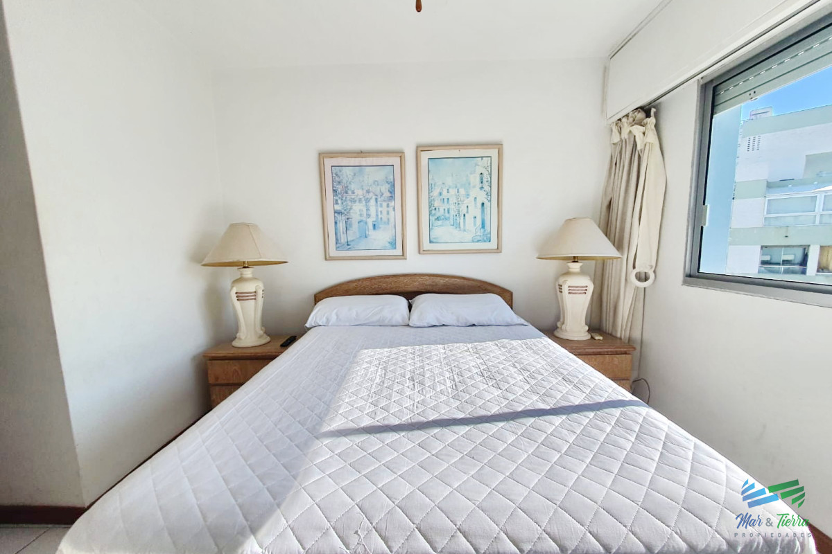 Apartamento ID.1063 - APARTAMENTO FRENTE AL MAR, EN VENTA. CON TERRAZA PRIVADA, EN LA PENÍNSULA, PUNTA DEL ESTE! 