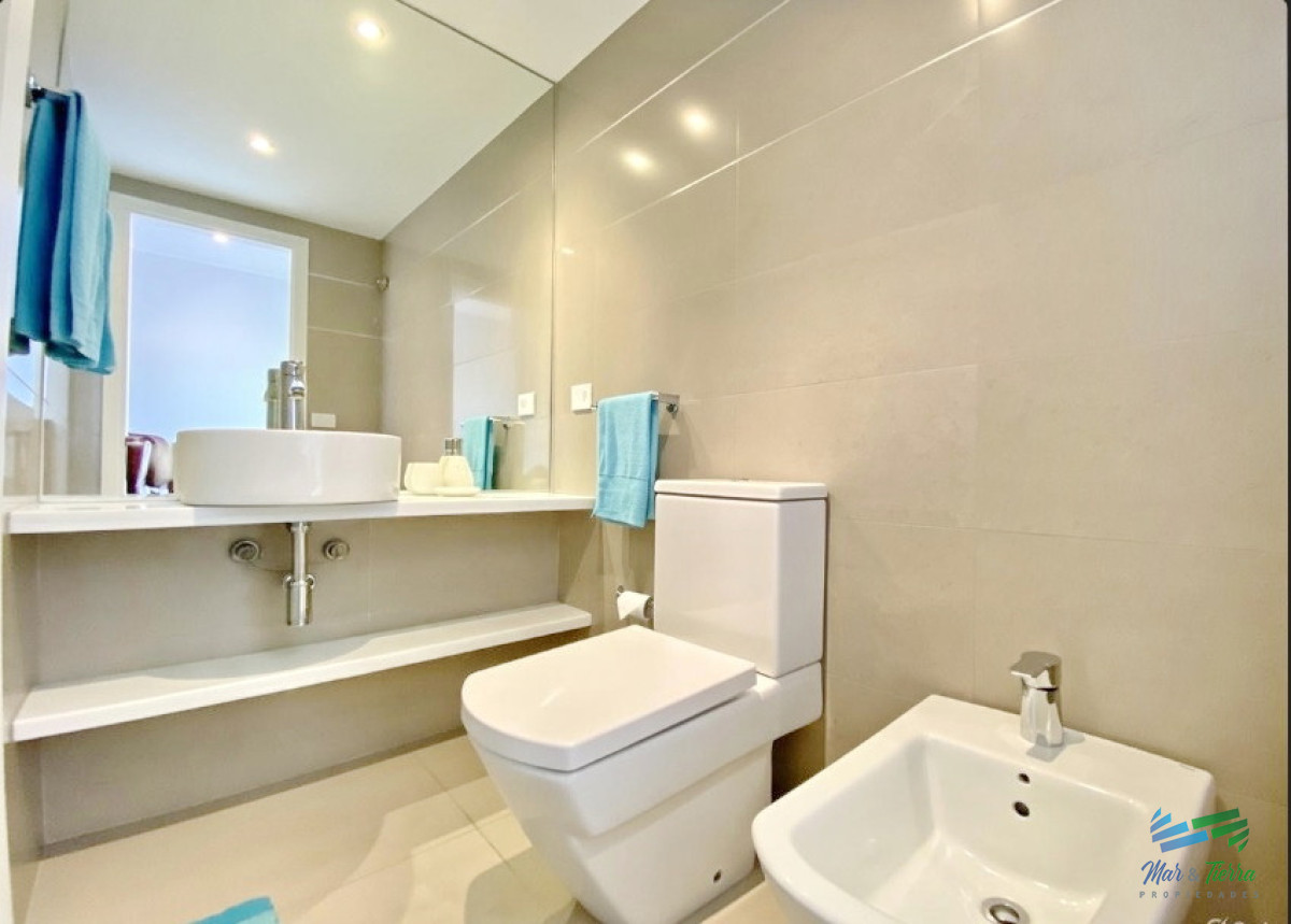 Apartamento ID.5648 - Venta apartamento 3 dormitorios playa Mansa Punta del Este 