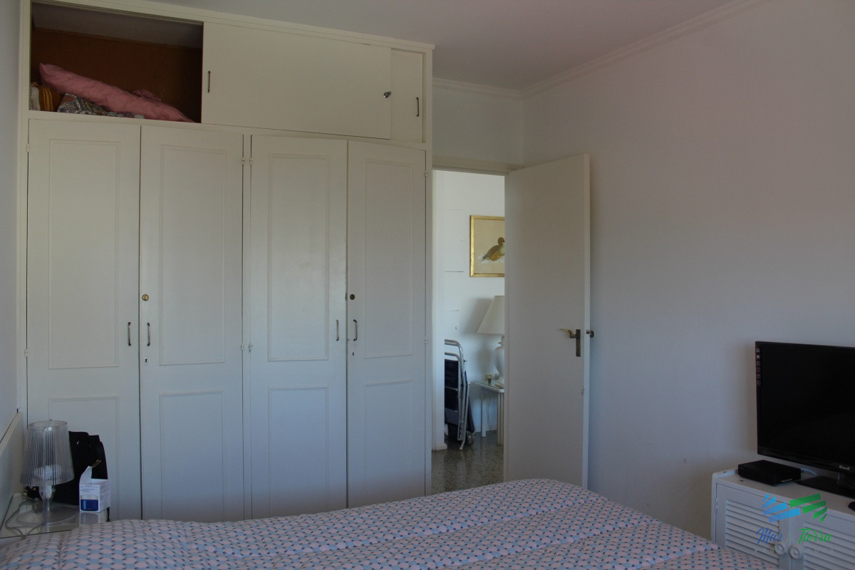 Apartamento ID.2668 - En venta, piso intermedio con vista despejada...