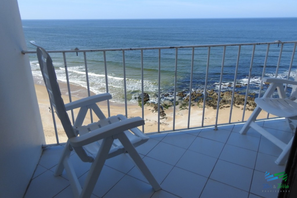 Apartamento ID.2201 - Oportunidad en venta Apartamento en piso alto, con vista franca al mar!!!, 