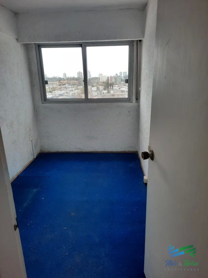 Apartamento ID.3940 - Vendo apartamento 3 dormitorios en el centro de Maldonado, piso alto.