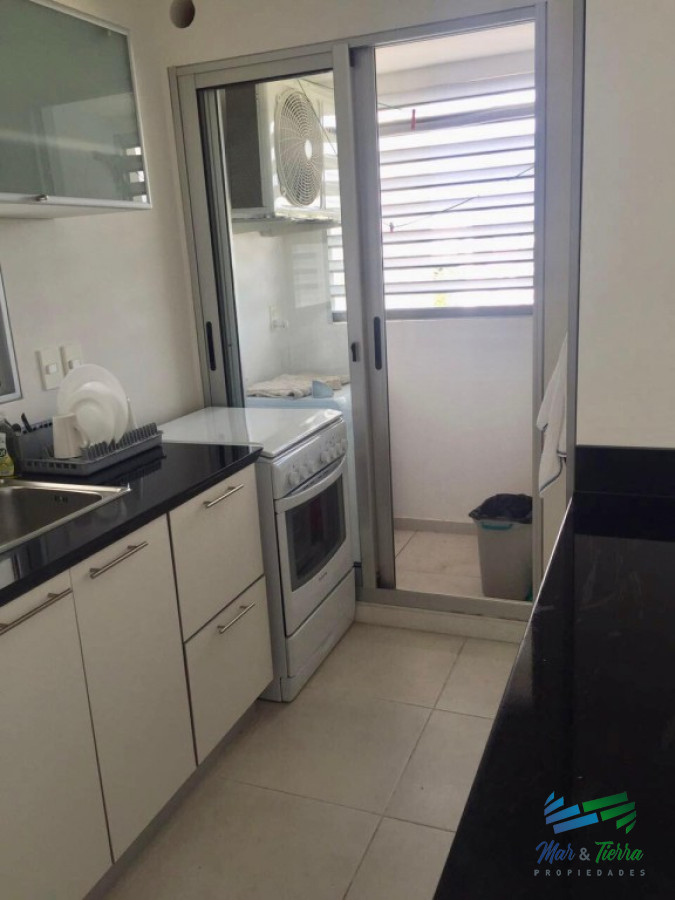 Apartamento ID.712 - Vendo apartamento en Punta del Este, a pocas cuadras de la brava con muy buenos servicios.
