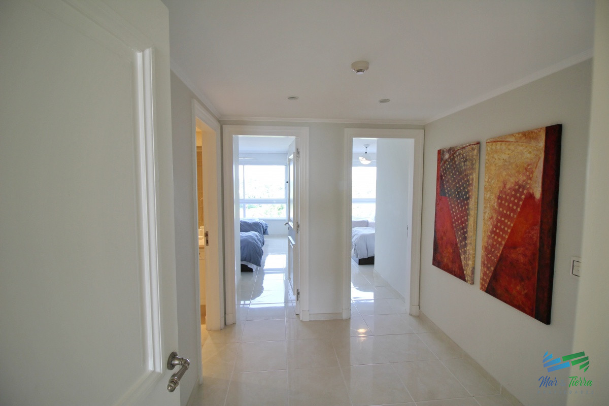 Apartamento ID.2446 - APARTAMENTO EN VENTA DE 3 DORMITORIOS + SERVICIO, PLAYA MANSA, PUNTA DEL ESTE 