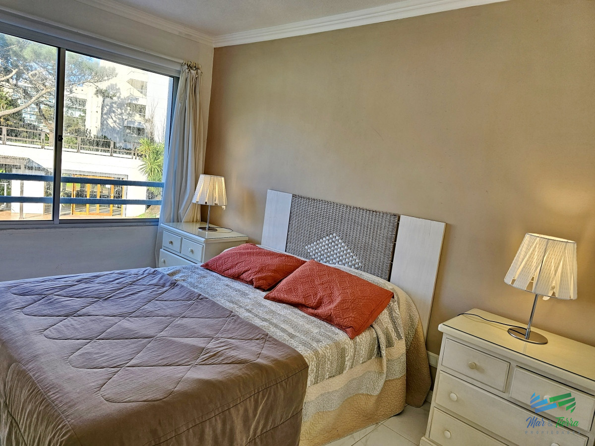 Apartamento ID.4820 - ALQUILER TEMPORADA, PLAYA MANSA, DOS DORMITORIOS