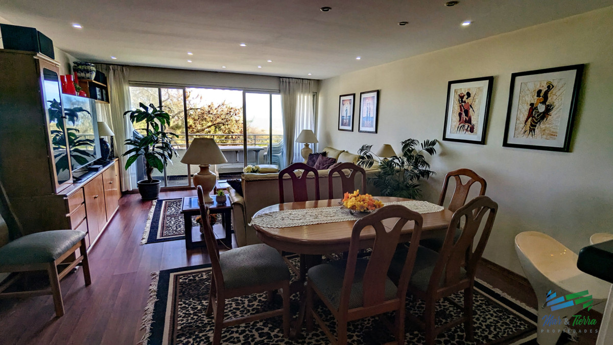 Venta de apartamento 3 dormitorios en primera línea sobre playa Mansa