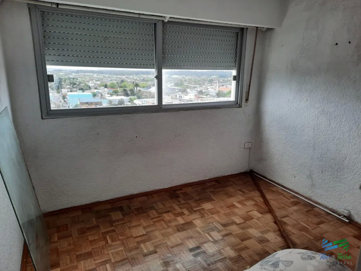 Apartamento ID.3940 - Vendo apartamento 3 dormitorios en el centro de Maldonado, piso alto.