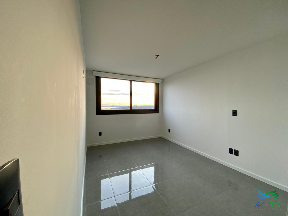 Apartamento ID.2607 - Alquiler anual apartamento 2 dormitorios con servicios en Roosevelt, Punta del Este