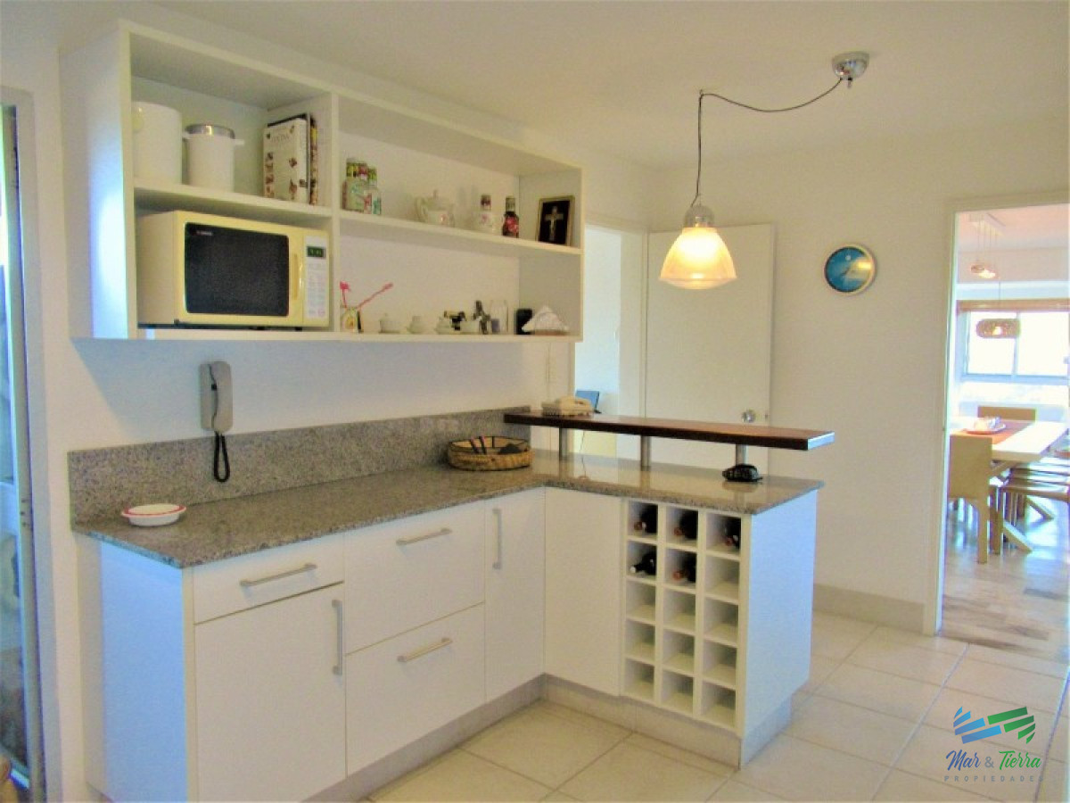 Apartamento ID.1513 - Dpto.reciclado, amplio y luminoso, con vistas de casi 360º.