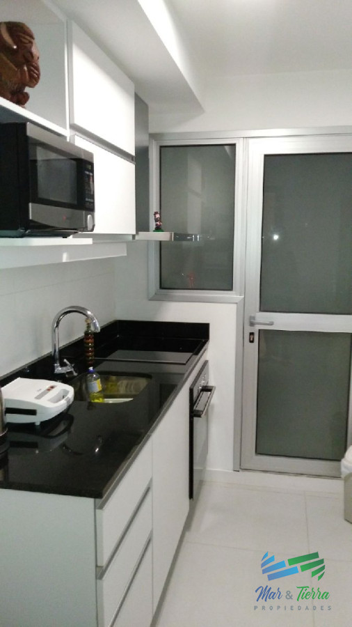 Apartamento ID.2105 - En alquiler , imperdible oportunidad.. en torre con excelentes servicios.