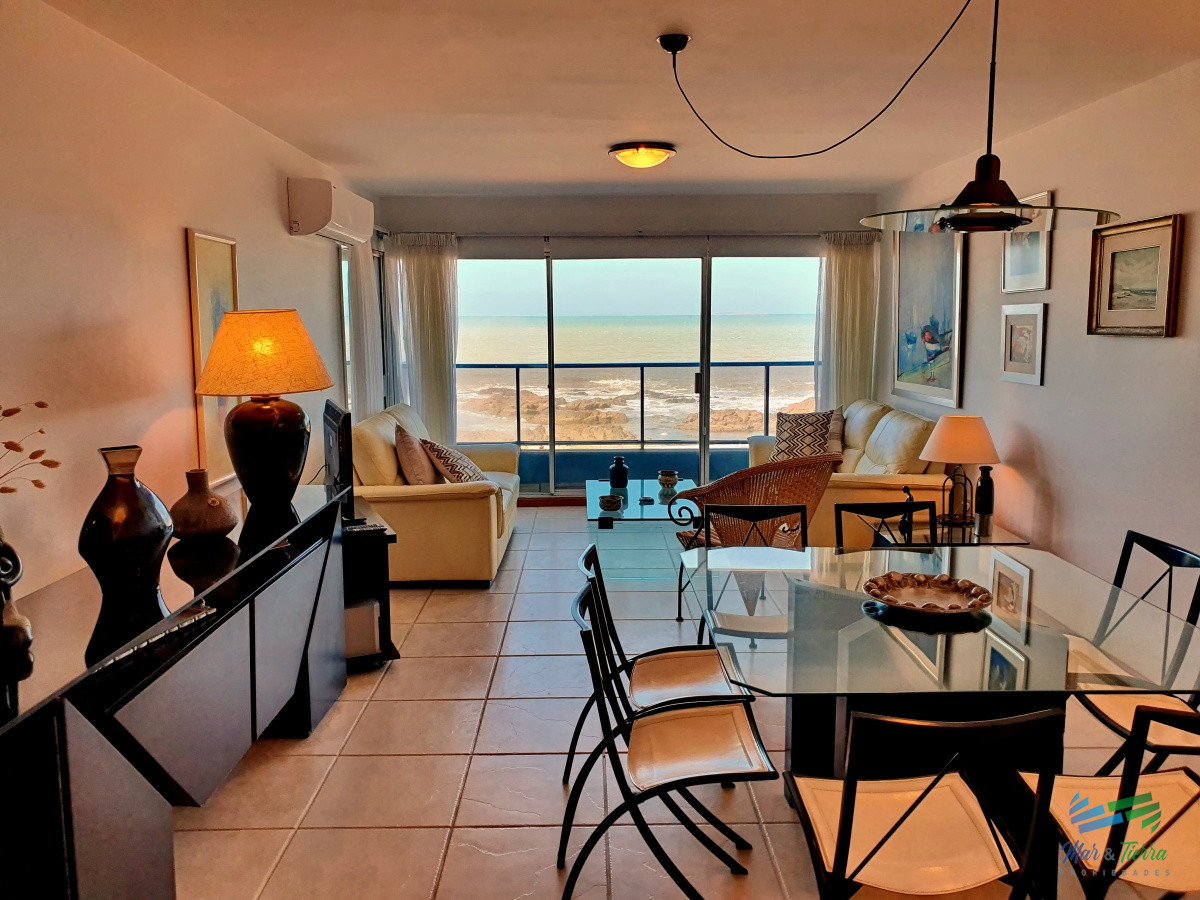 Apartamento ID.183 - Vendo o alquilo apartamento 3 dormitorios en primera línea en Penínsulta, Punta del Este 