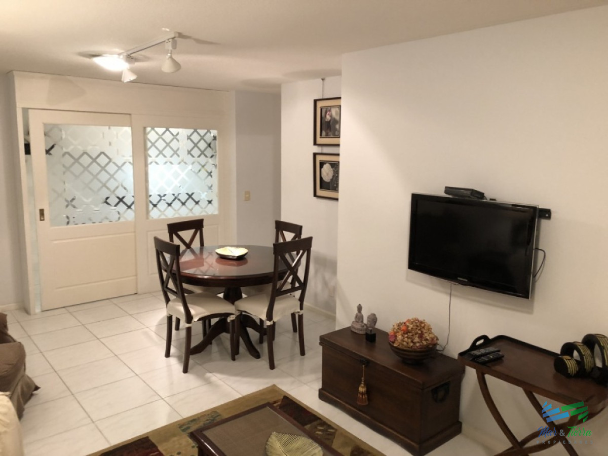 Apartamento ID.2275 - En venta.. piso intermedio, planta amplia muy luminosa, en excelente condiciones.