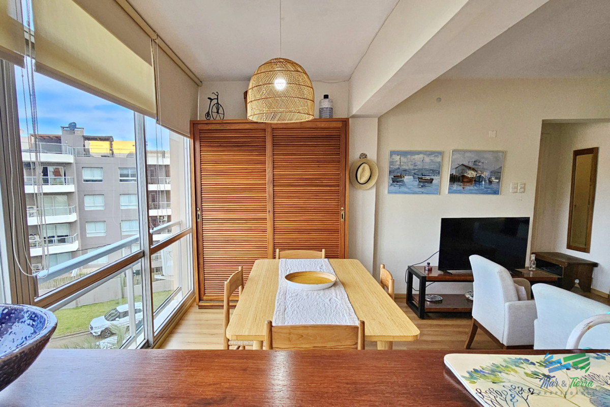 Apartamento ID.1483 - Alquilo apartamento INVERNAL reciclado 1 dormitorio en Punta del Este frente al mar, en playa mansa.