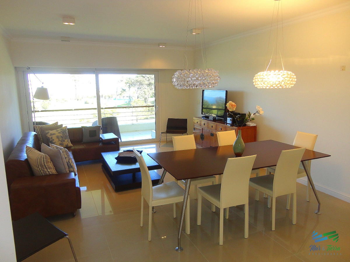 Apartamento ID.3947 - Venta de apartamento dúplex en complejo Veramansa sobre playa Mansa de punta del Este