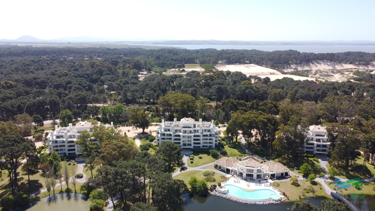 Apartamento ID.4470 - Venta de apartamento de 2 dormitorios en Green Park Solanas 