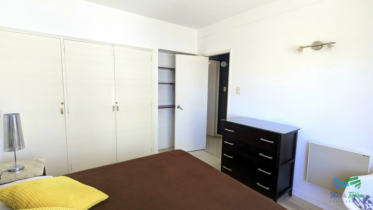 Apartamento ID.654 - Vendo apartamento 2 dormitorios reciclado, Peninsula a pasitos del puerto de Punta del Este