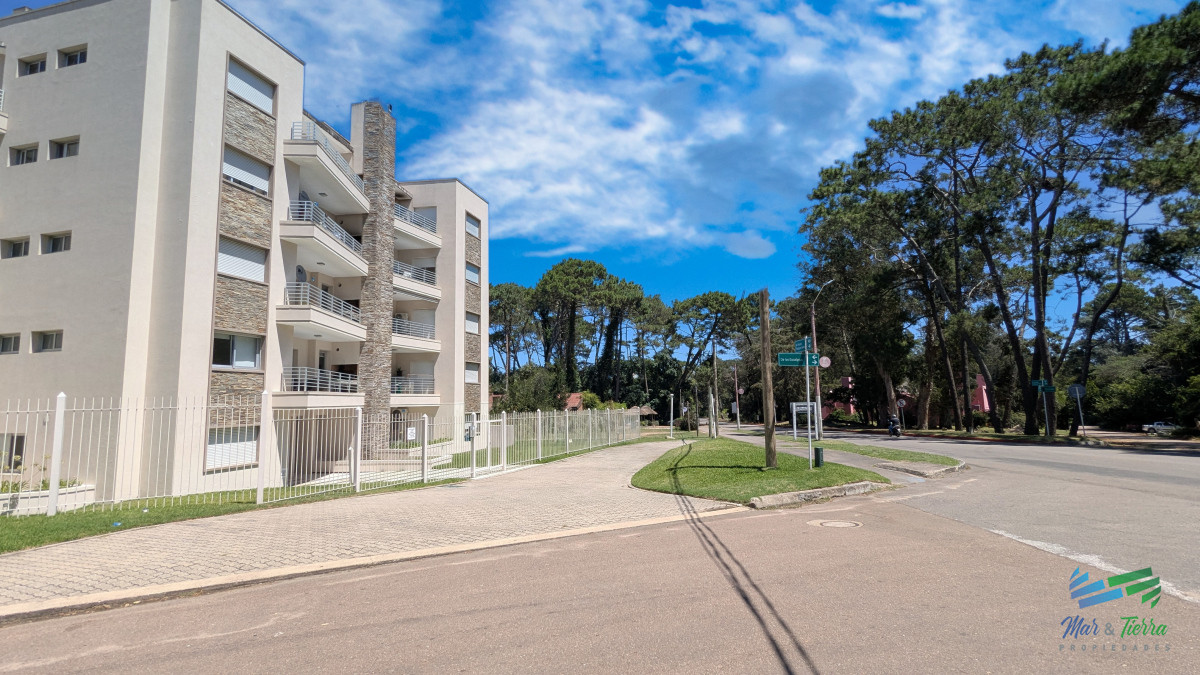 Apartamento ID.1034 - En venta apartamento 2 dormitorios con parrillero propio y piscina en San Rafael, Punta del Este.
