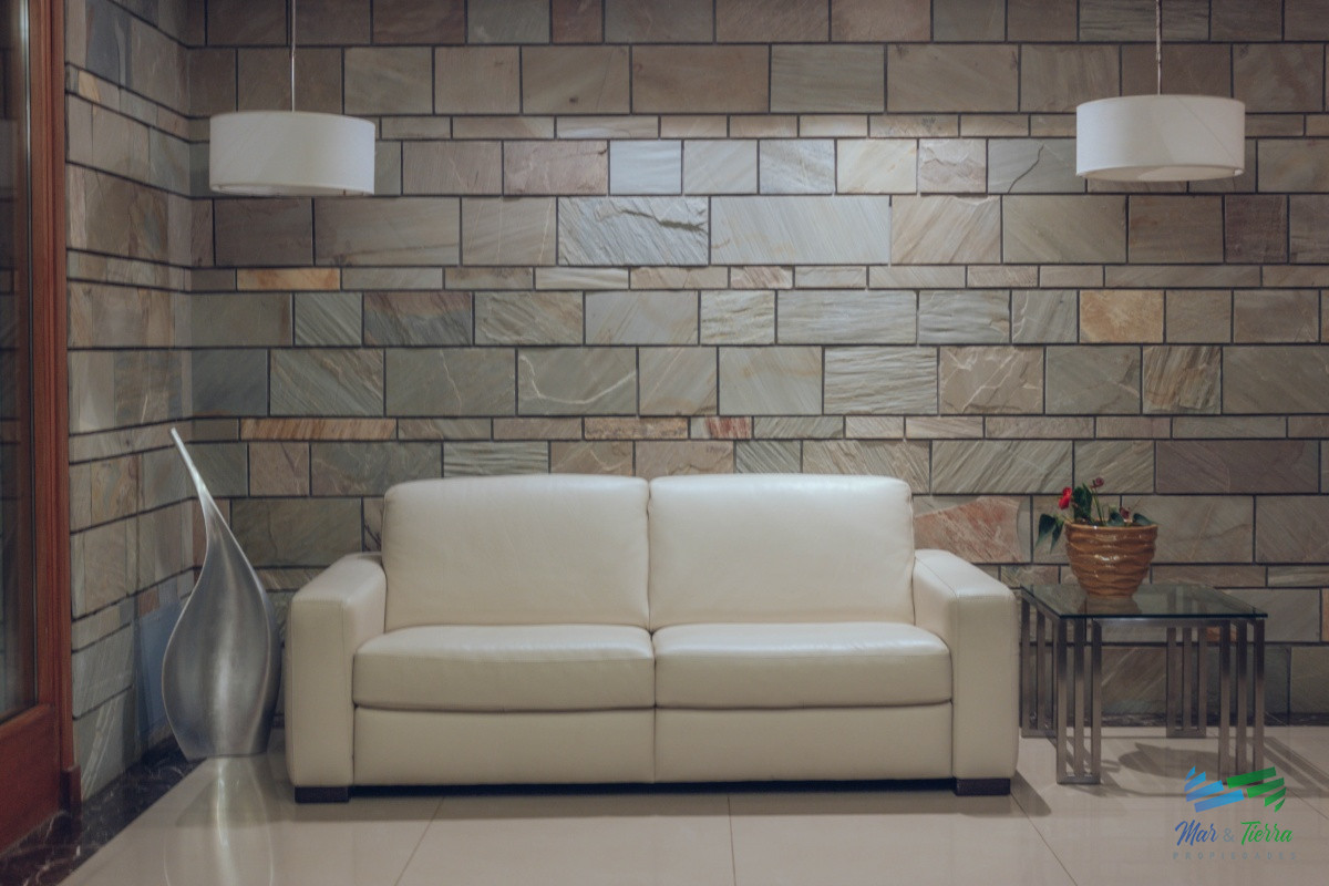 Apartamento ID.4209 - VENTA de apartamento de 2 dormitorios sobre playa Mansa de Punta del Este