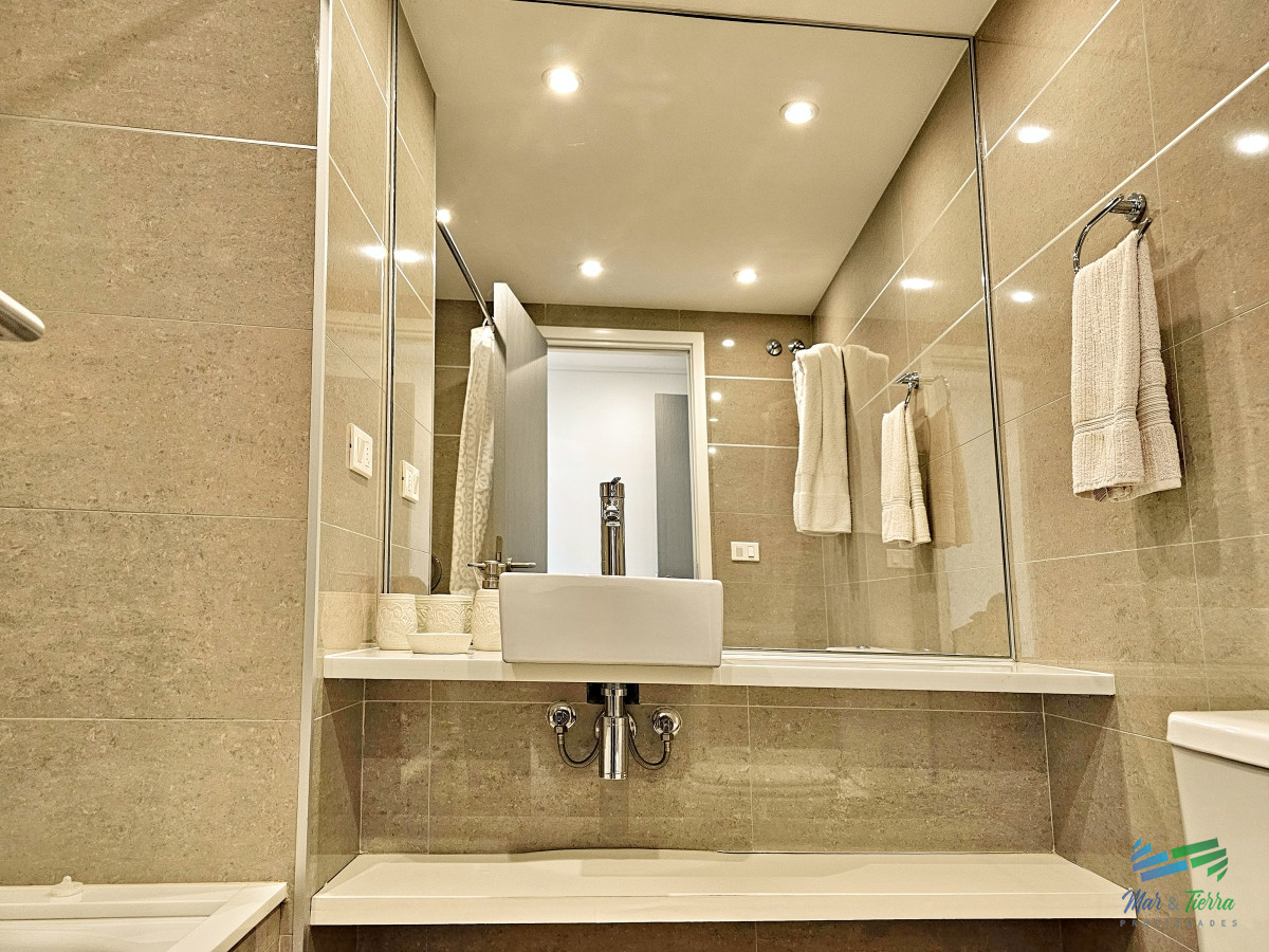 Apartamento ID.4759 - APARTAMENTO EN VENTA, 2 DORMITORIOS EN SUITE, PUNTA DEL ESTE. EN EDIFICIO CON SERVICIOS 