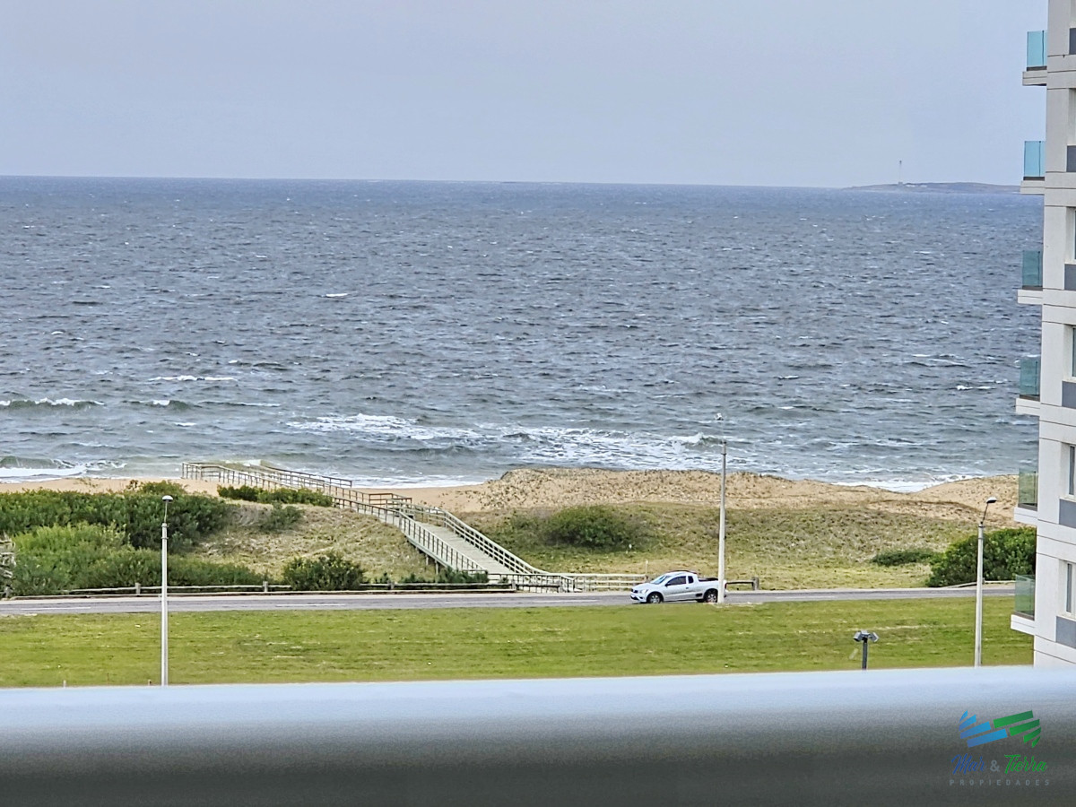 Apartamento ID.4798 - Apartamento disponible verano 2025, dos dormitorios, con servicios, Brava, Punta del este. 