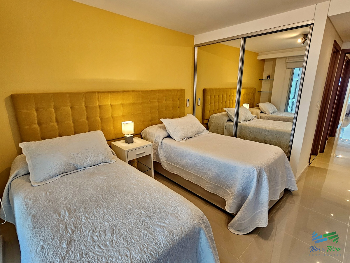 Apartamento ID.4798 - Apartamento disponible verano 2025, dos dormitorios, con servicios, Brava, Punta del este. 