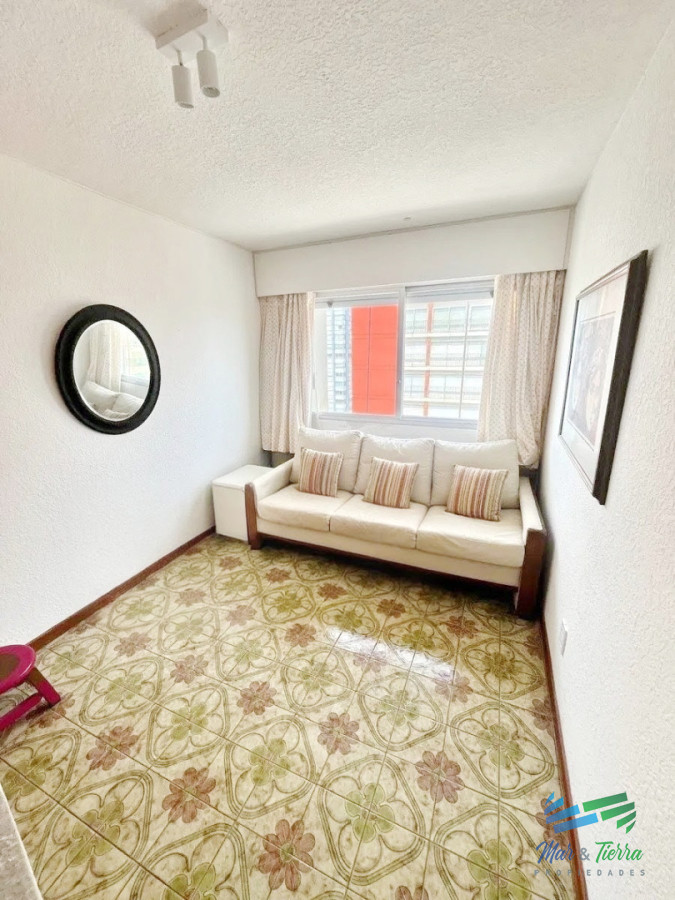 Apartamento ID.5667 - Venta de apartamento 2 y medio dormitorios en la península Punta del este  