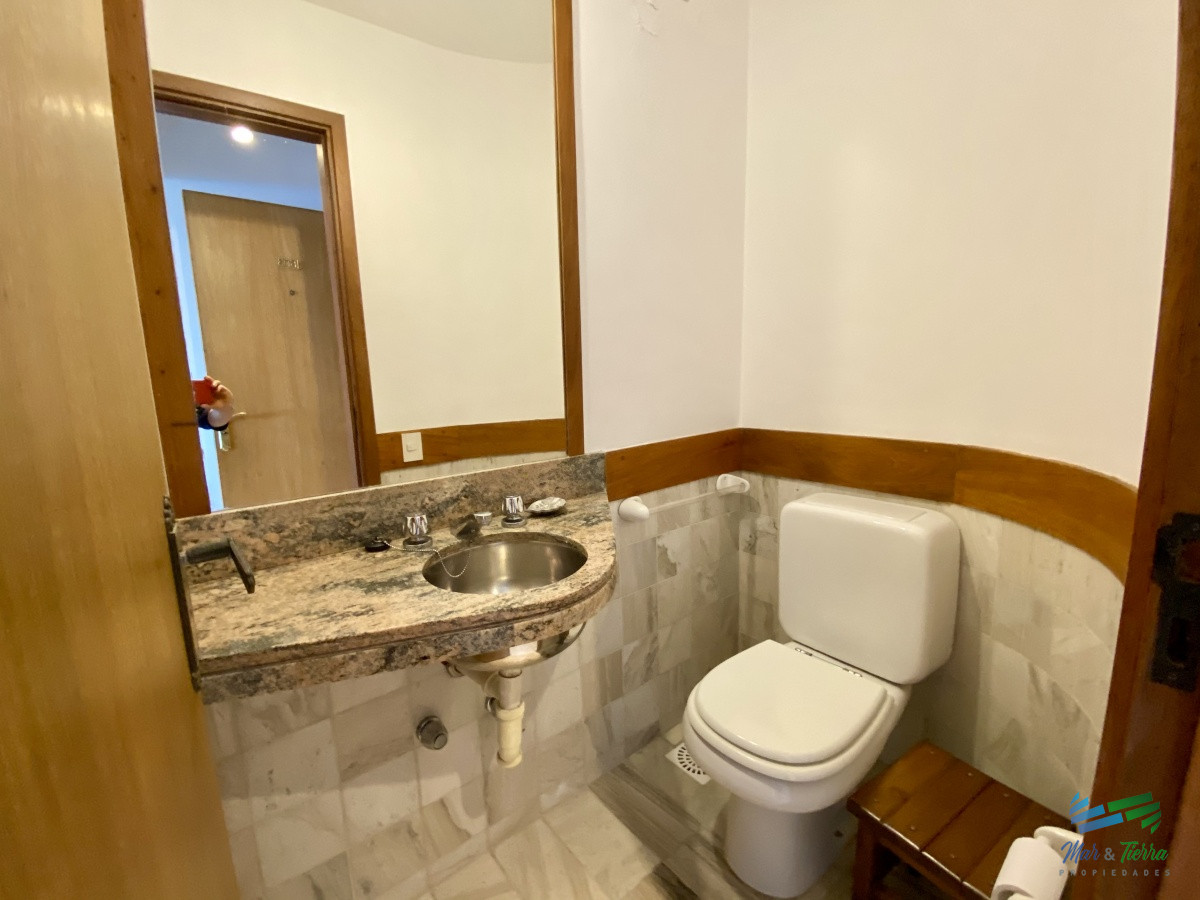 Apartamento ID.3279 - En venta , piso alto , con espectacular vista al mar!!!